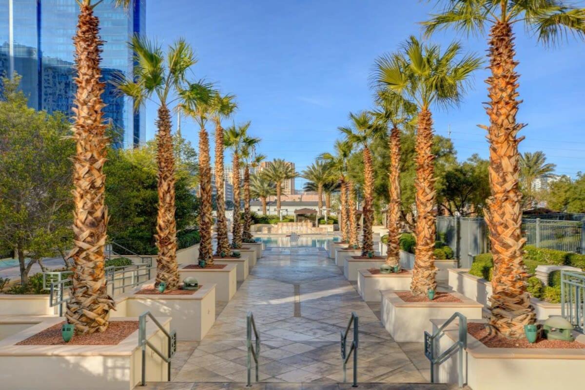 Mgm Signature-32-607 F1 Track & Strip View Balcony Las Vegas Exterior foto
